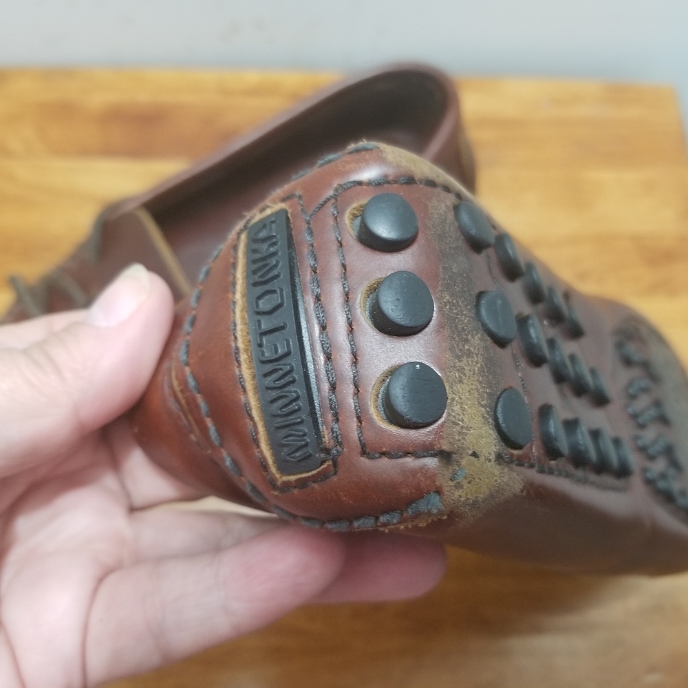 Minnetonka Moccasin Brown Leather Flaw READ - Picture 4 of 7